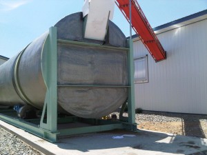 The BioReactor's infeed opening is located in the upper quadrant of the in-vessel rotating drum composter which allows the drum to be filled to 70% capacity.